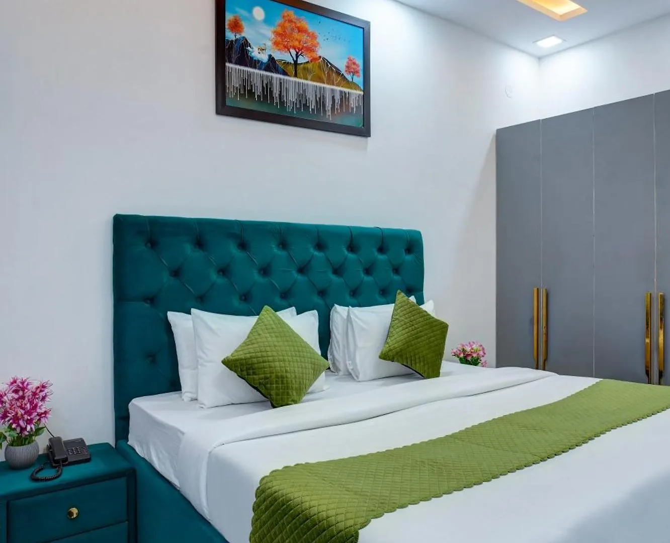 Limewood Stay - Sector 29 غورغاون 3*,