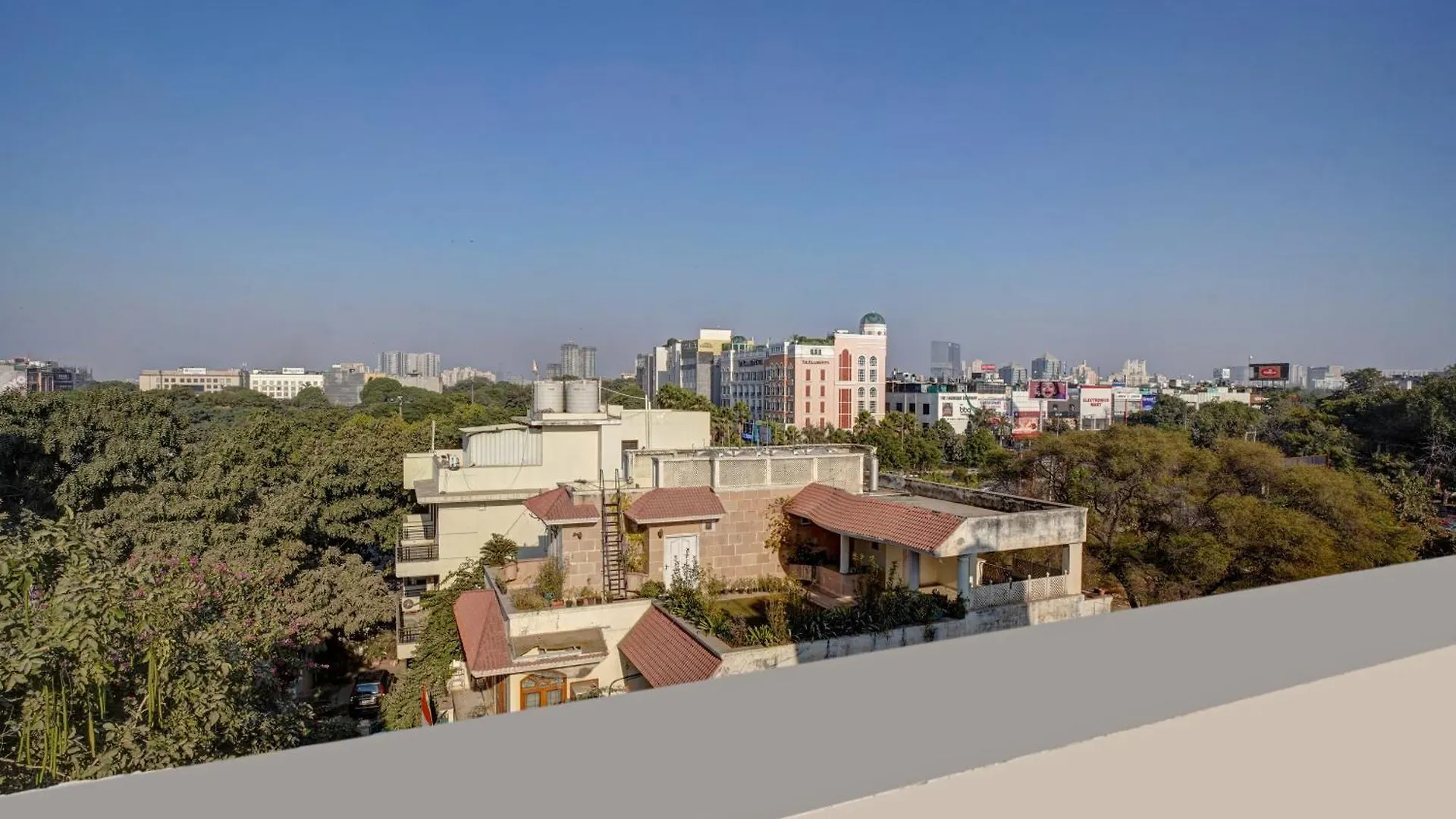 Limewood Stay - Sector 29 غورغاون