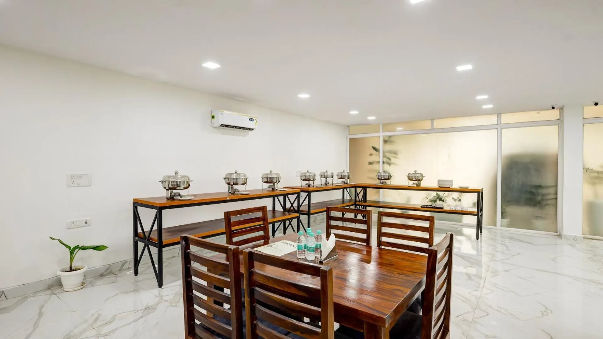 Limewood Stay - Sector 29 غورغاون الهند
